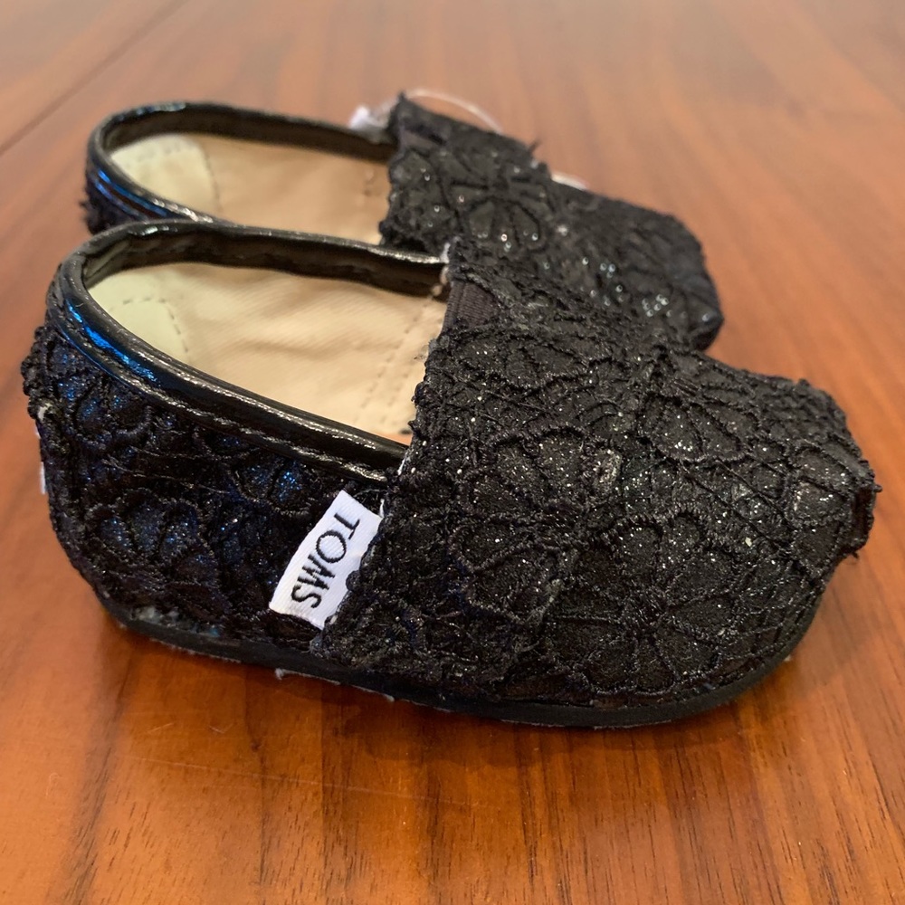 TOMS Classic - Black Crochet Glitter